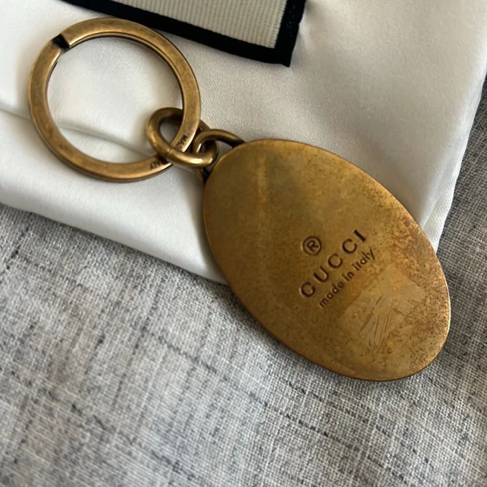 🆕💯% Auth Gucci Black Enamel Key Ring GG